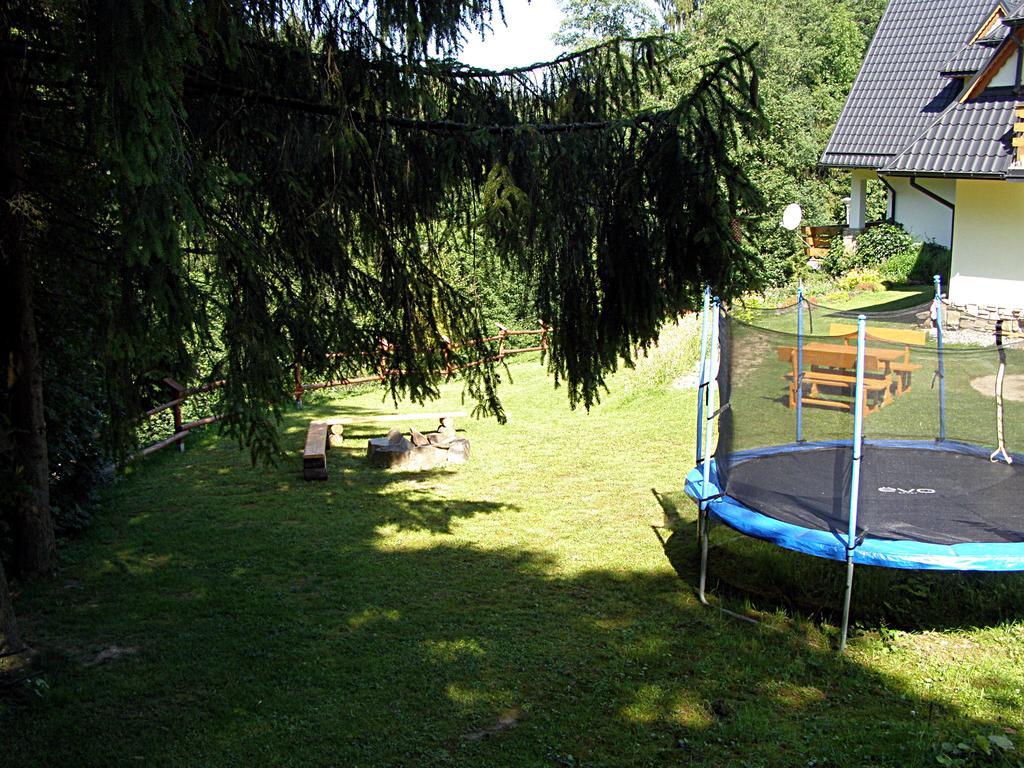 Dom Goscinny Na Skolach Gliczarow Exterior photo